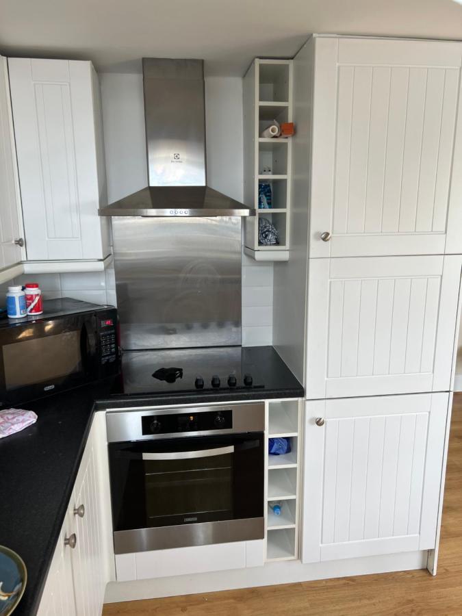 Double Bed Room Theobald Street 博勒姆伍德 外观 照片